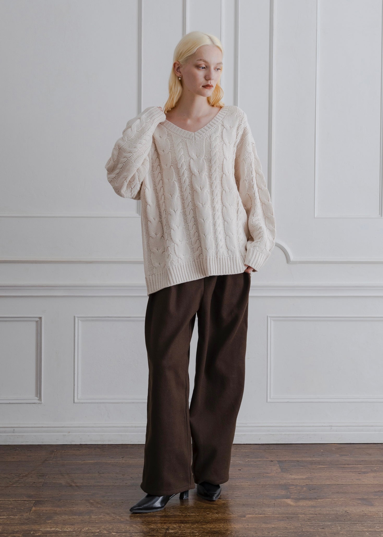 VNECK CABLE KNIT PULLOVER