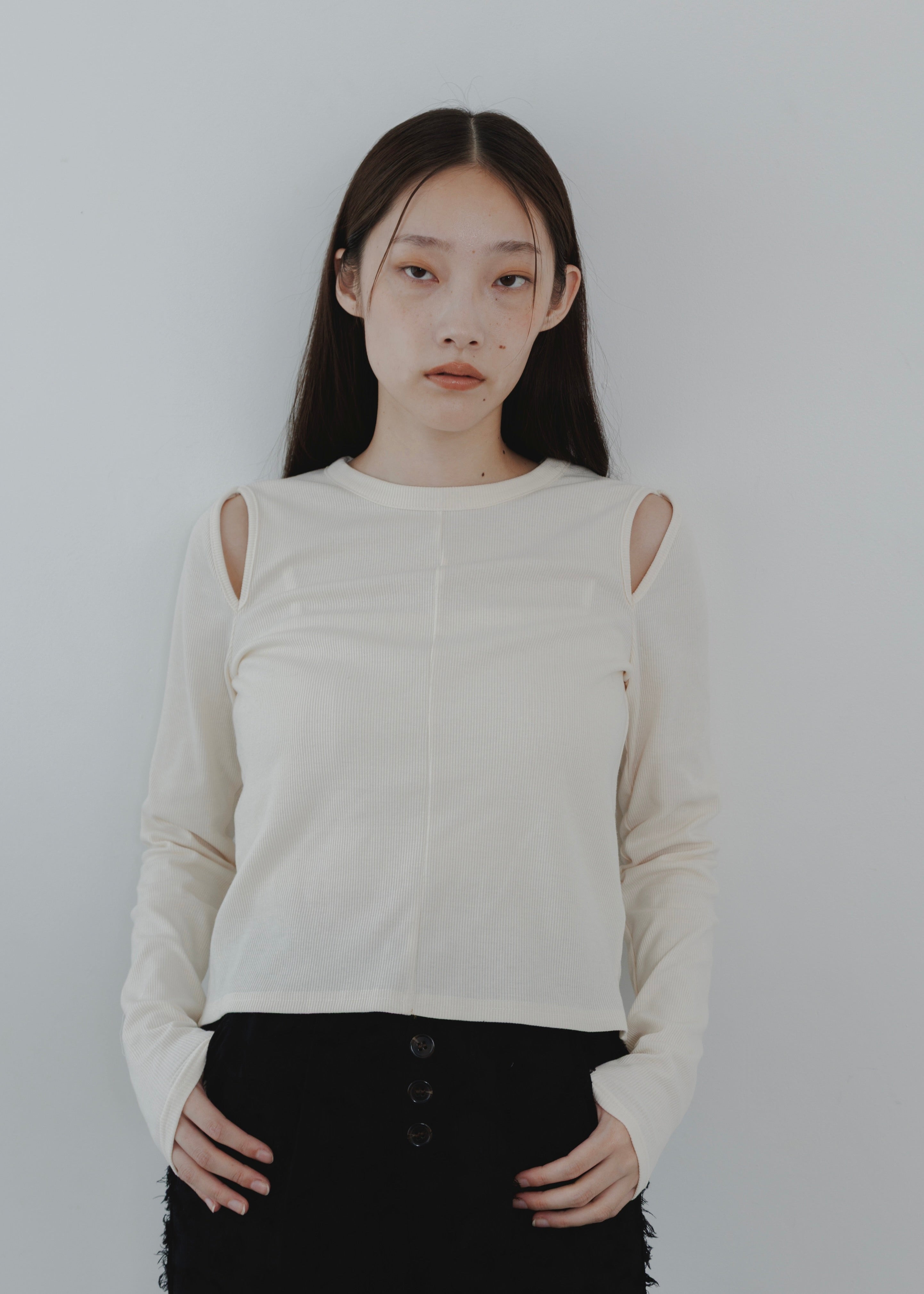 CUT OUT PULLOVER