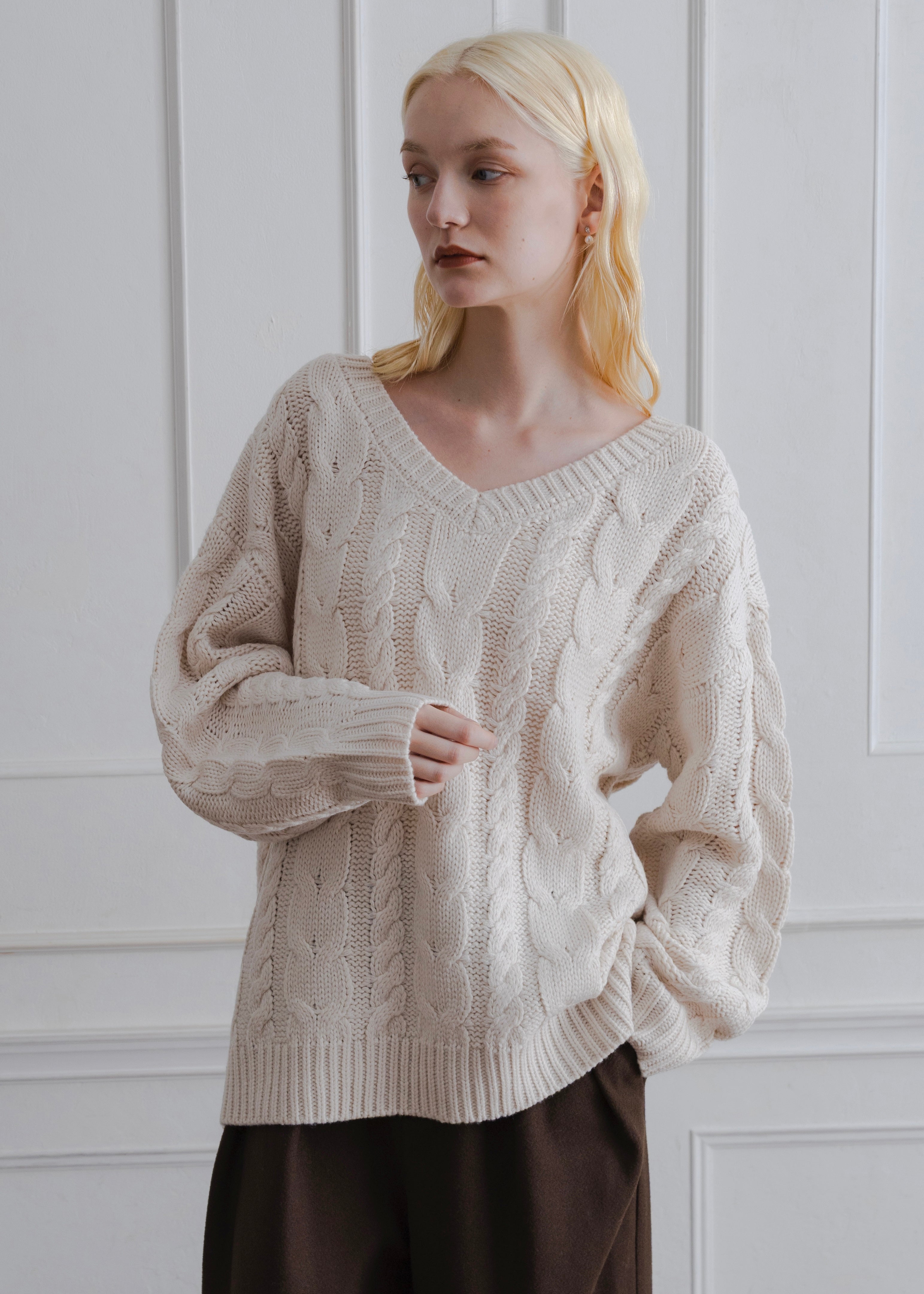 VNECK CABLE KNIT PULLOVER