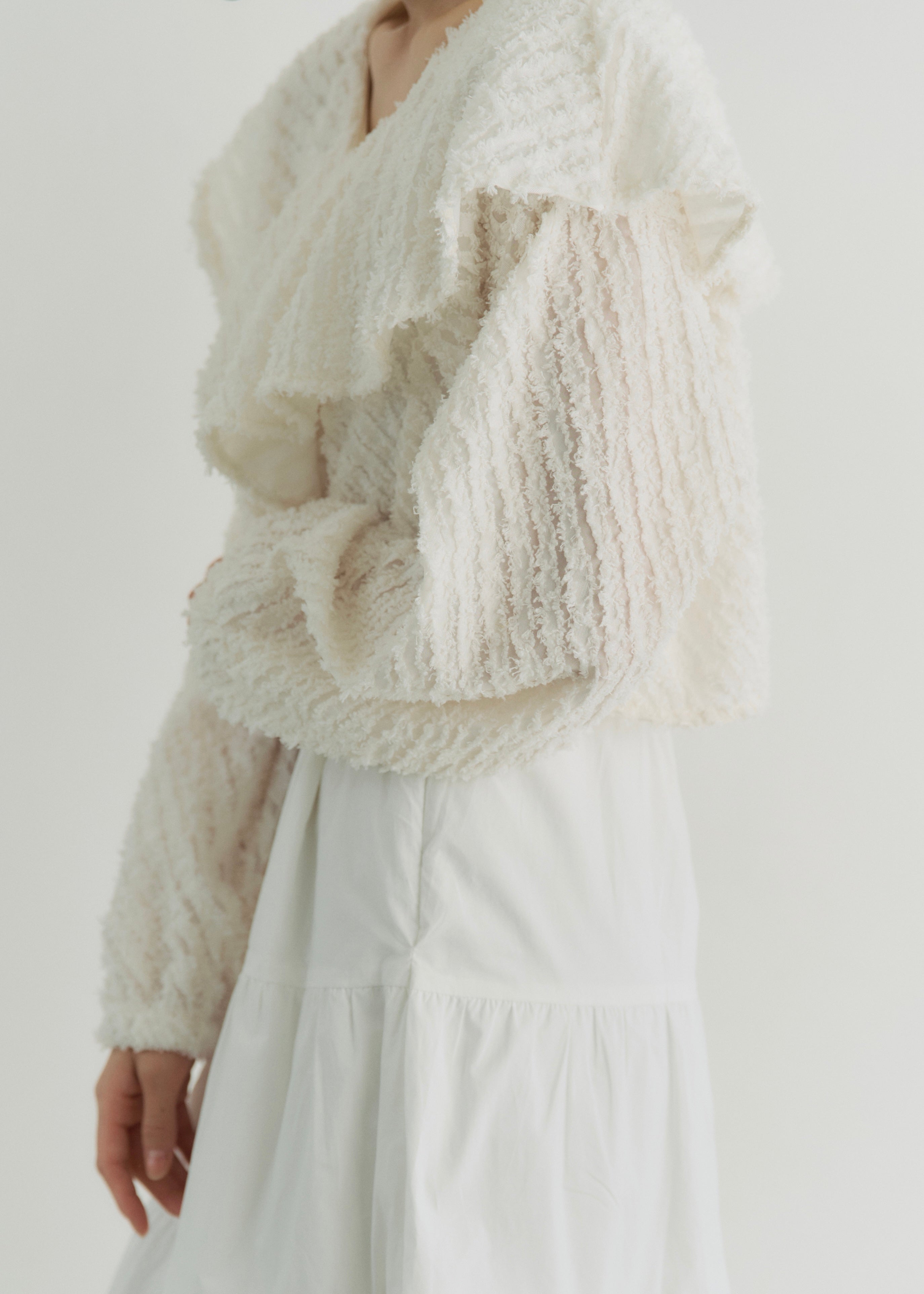 FRINGE CROPPED BLOUSE