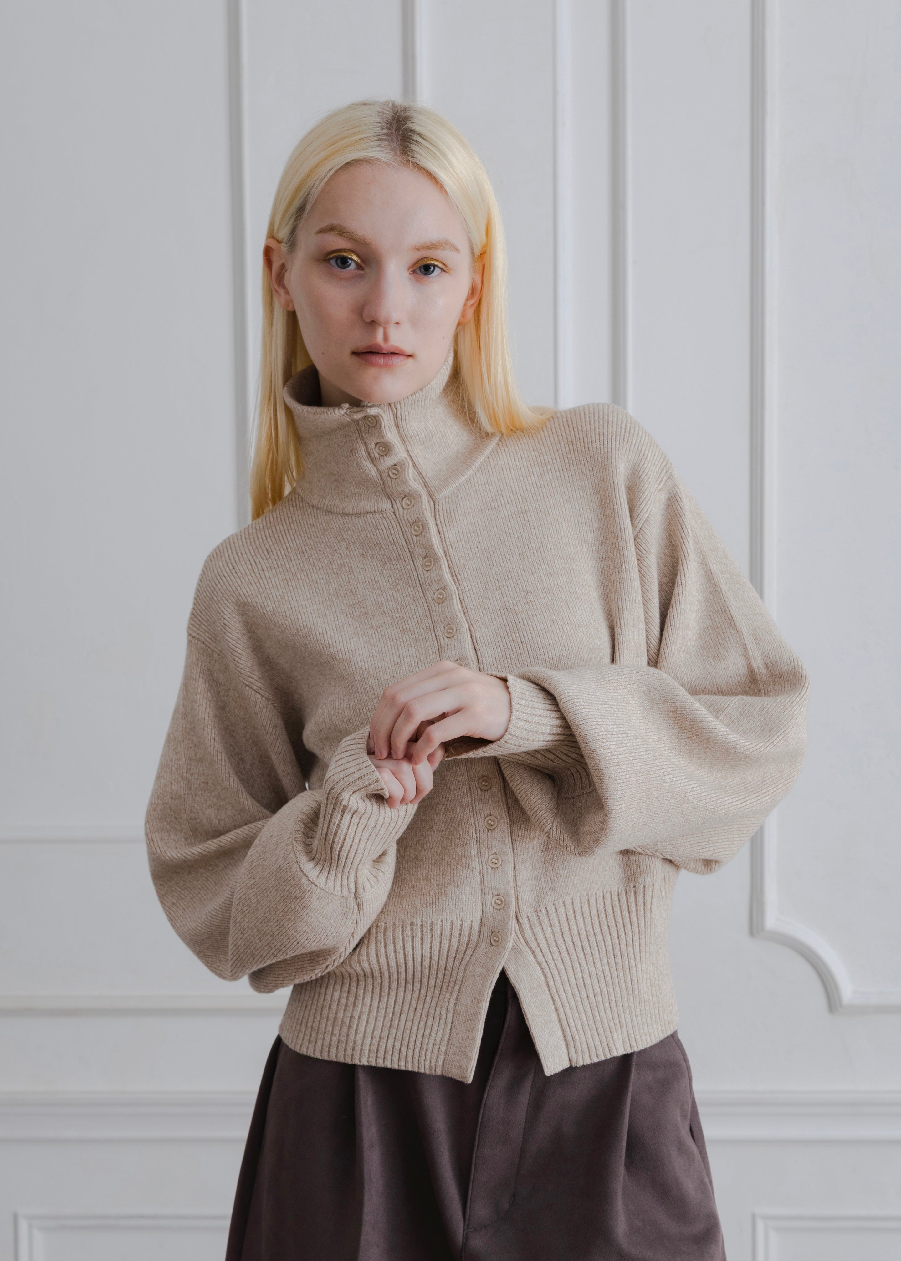 HIGH NECK CARDIGAN