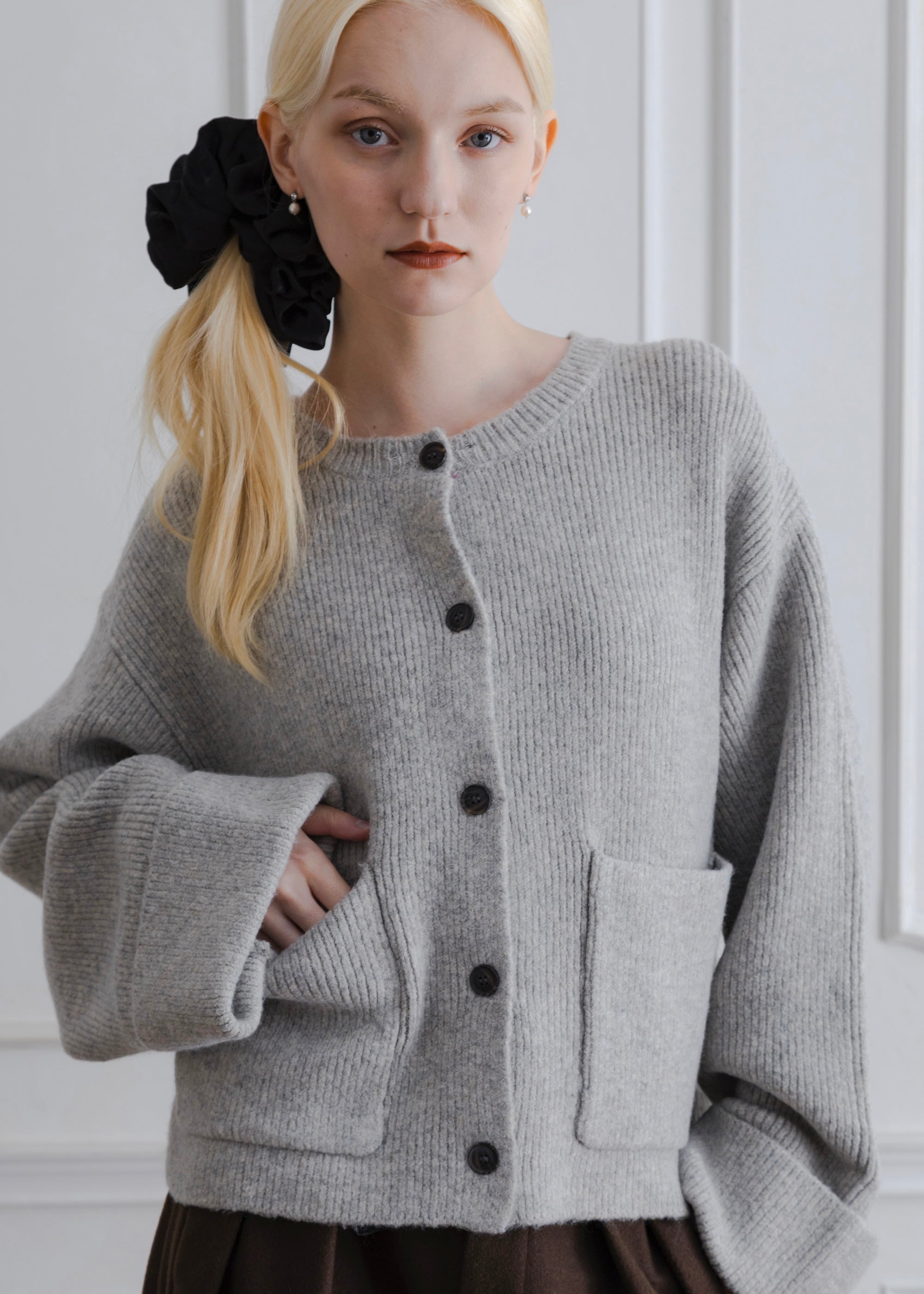 BOA COLLAR CARDIGAN