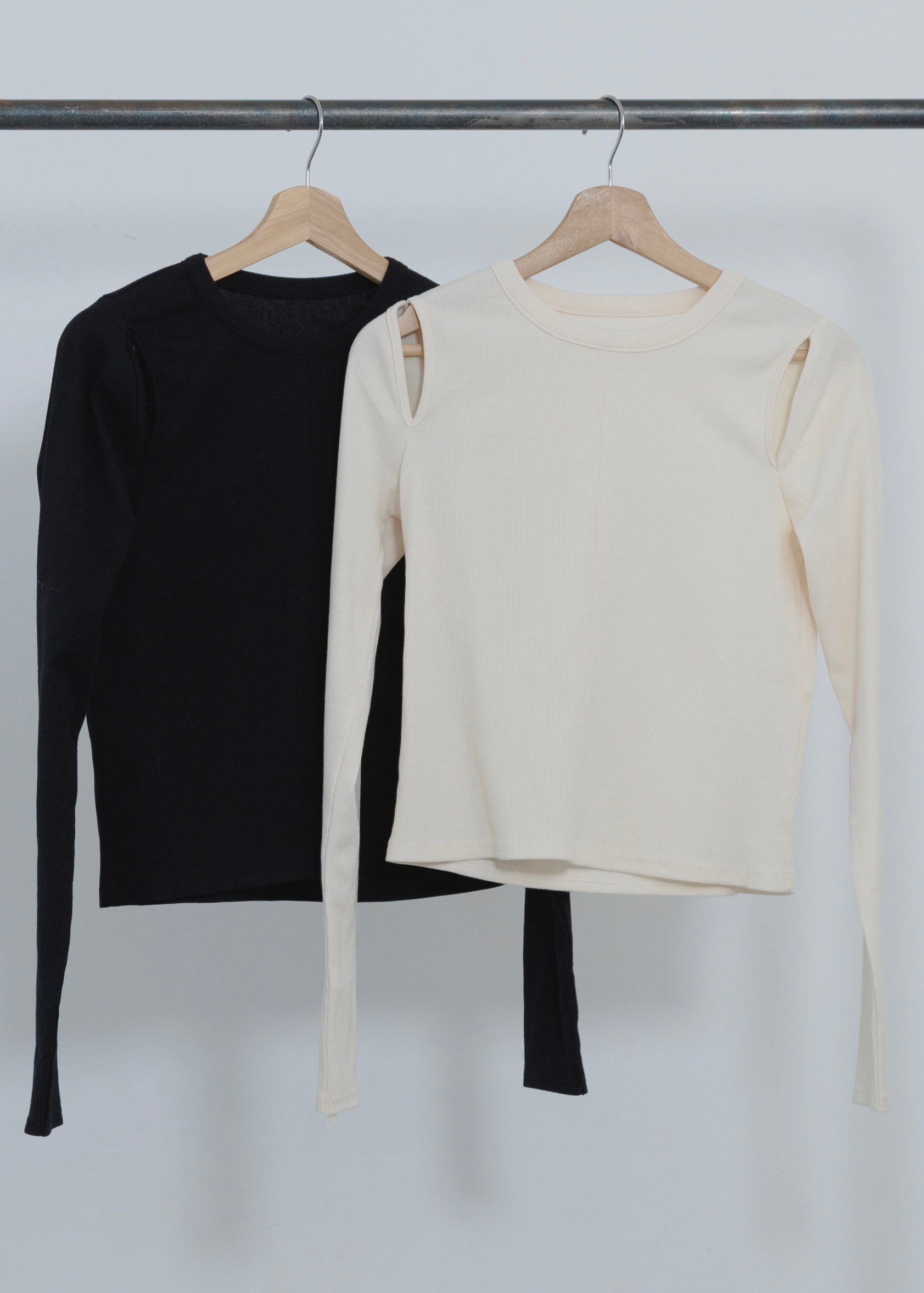 CUT OUT PULLOVER
