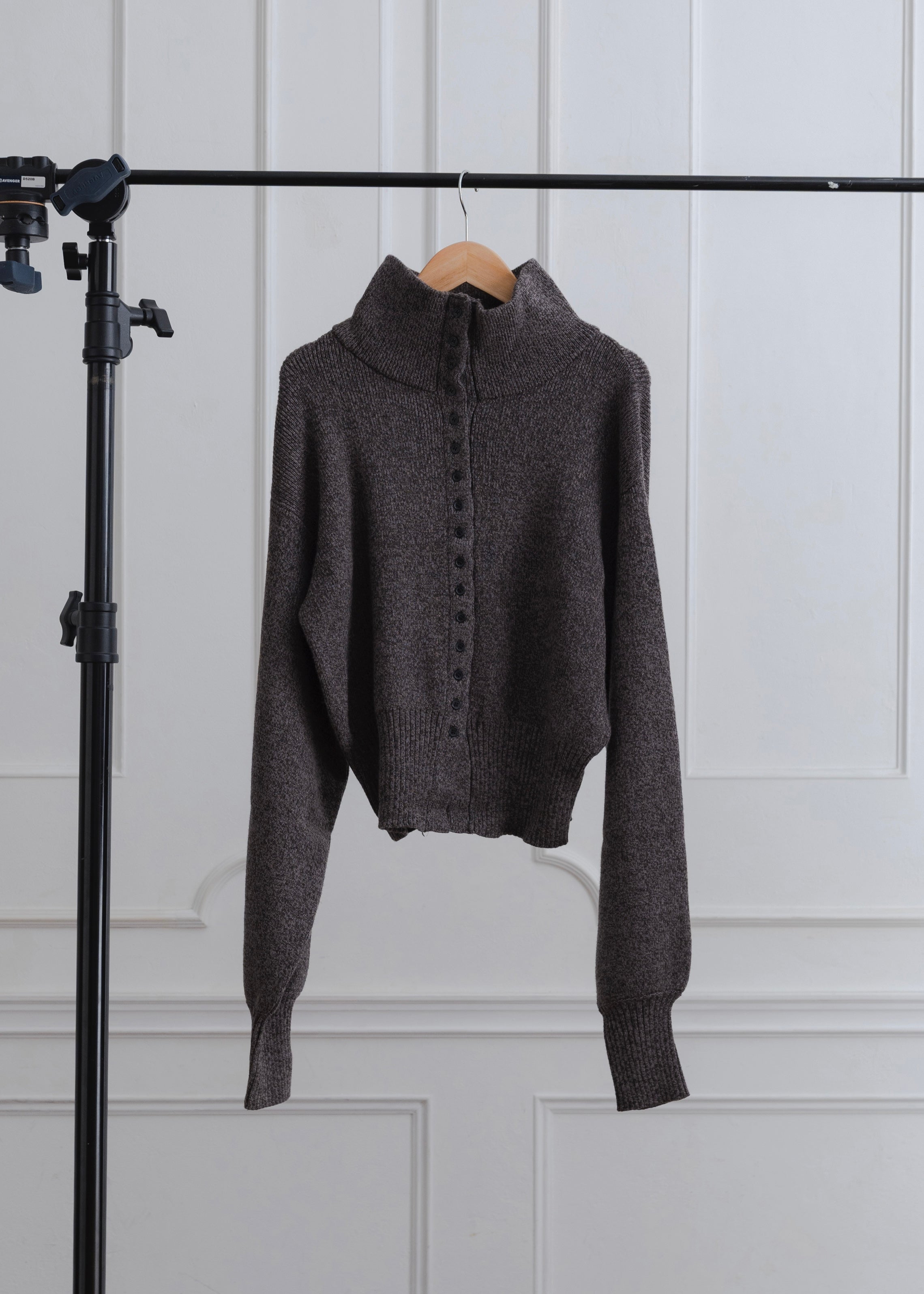 HIGH NECK CARDIGAN