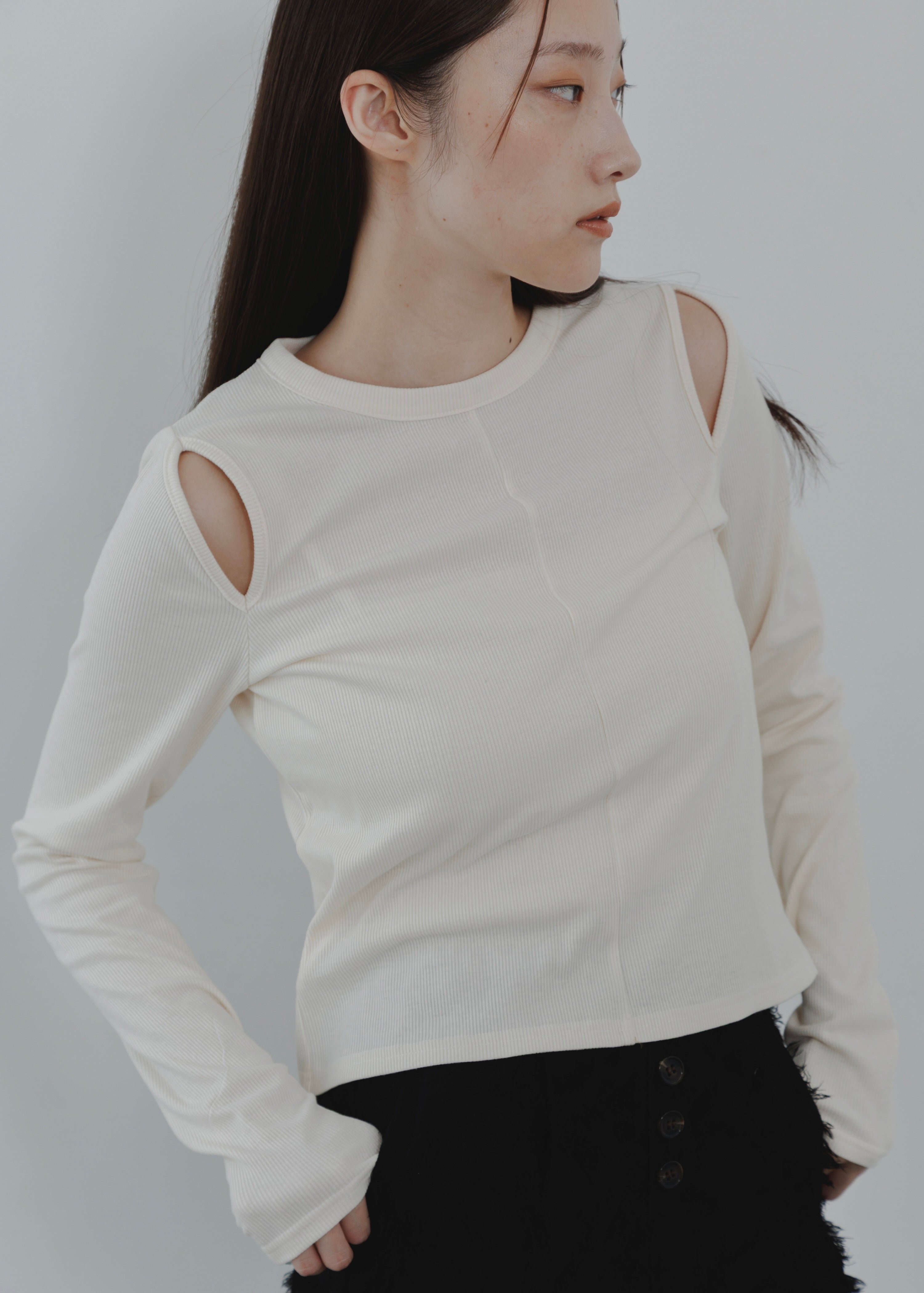 CUT OUT PULLOVER