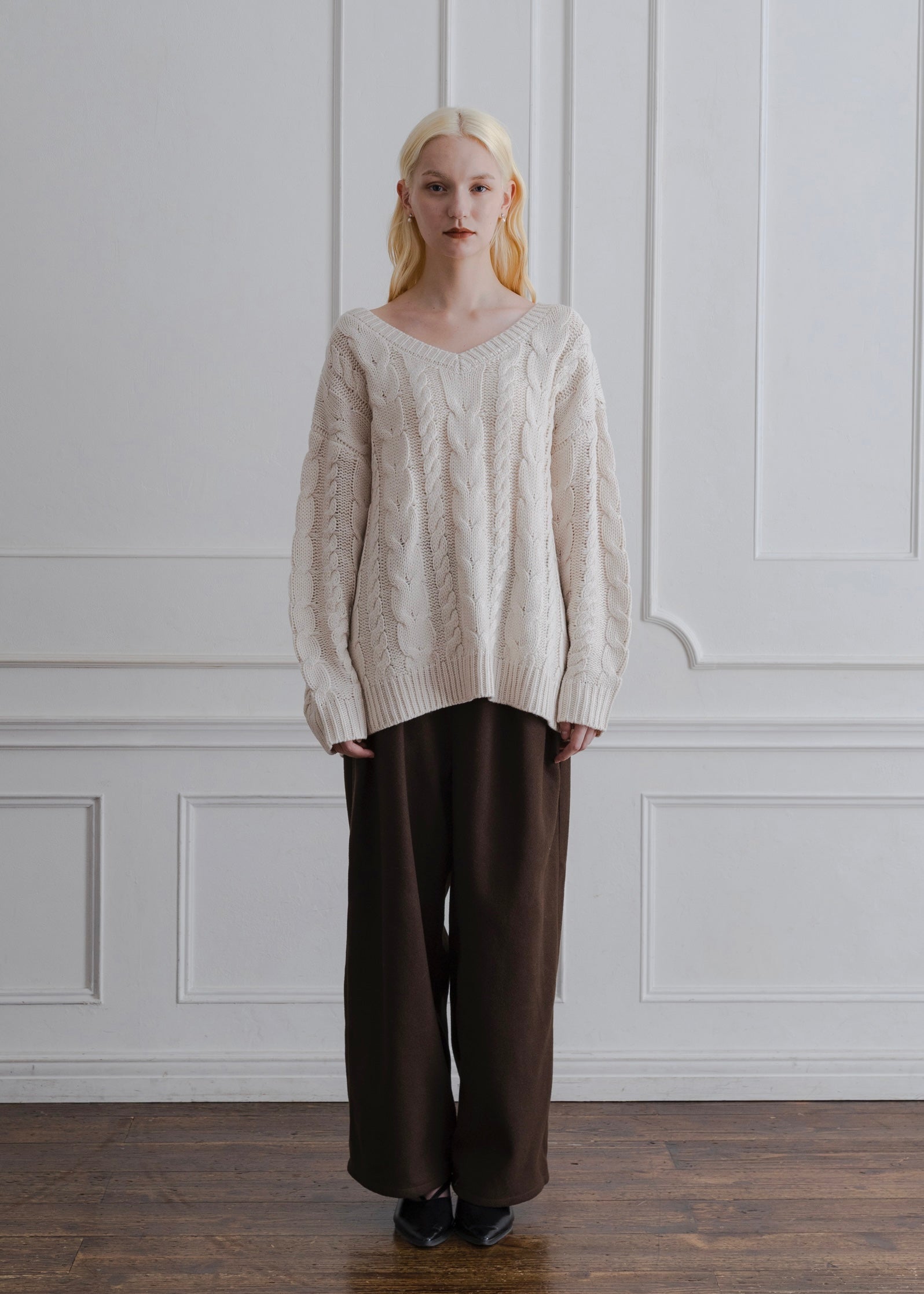 VNECK CABLE KNIT PULLOVER