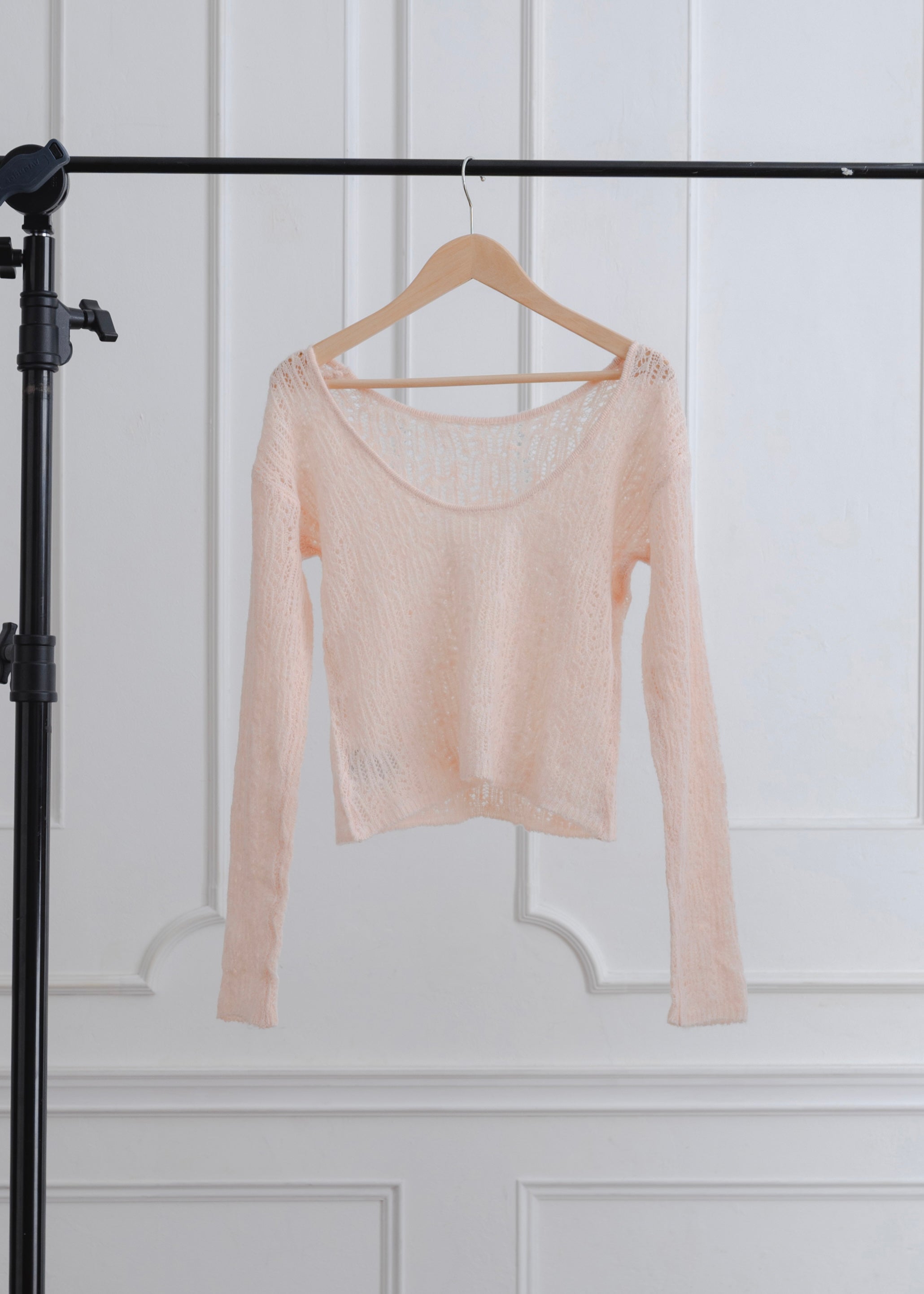 BACK OPEN KNIT