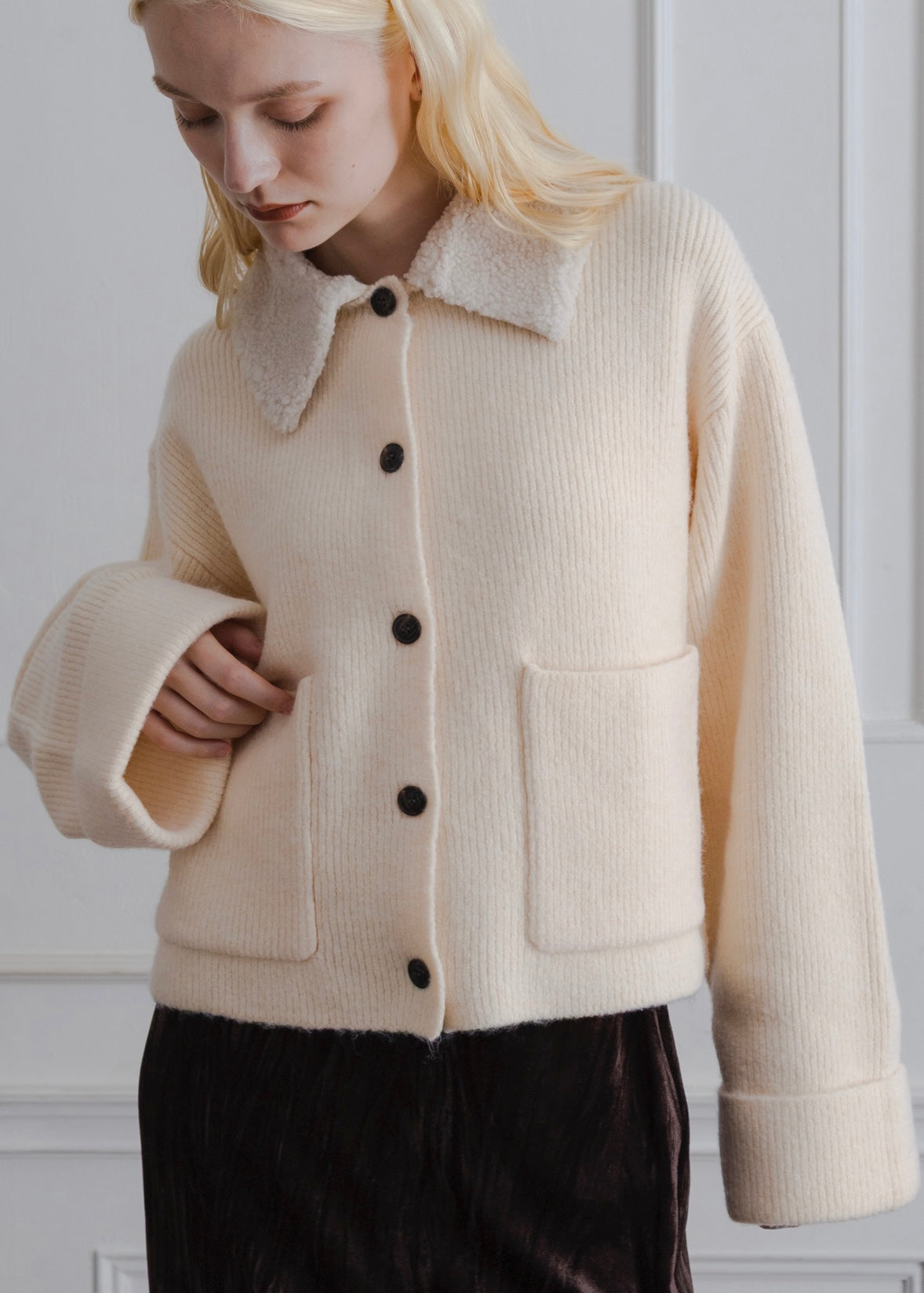 BOA COLLAR CARDIGAN