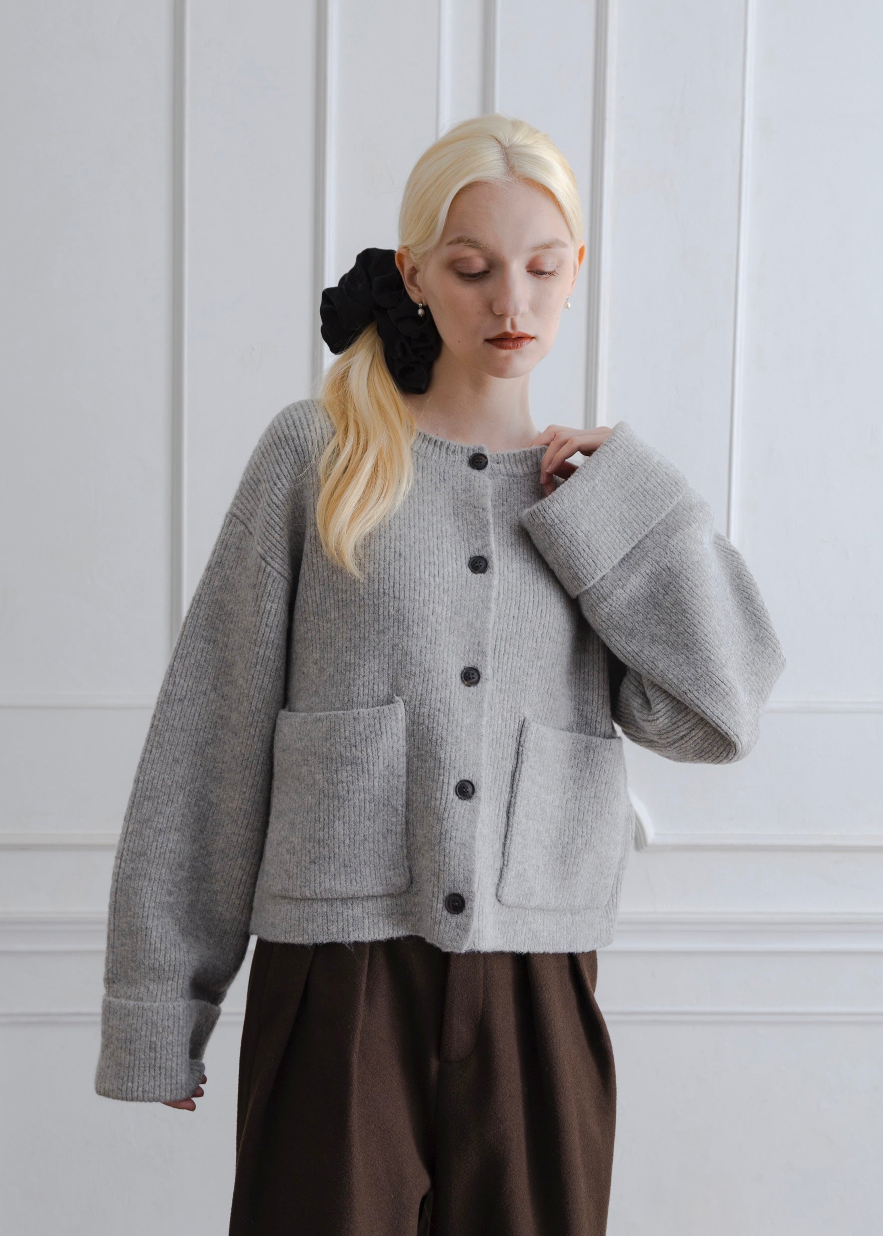 BOA COLLAR CARDIGAN