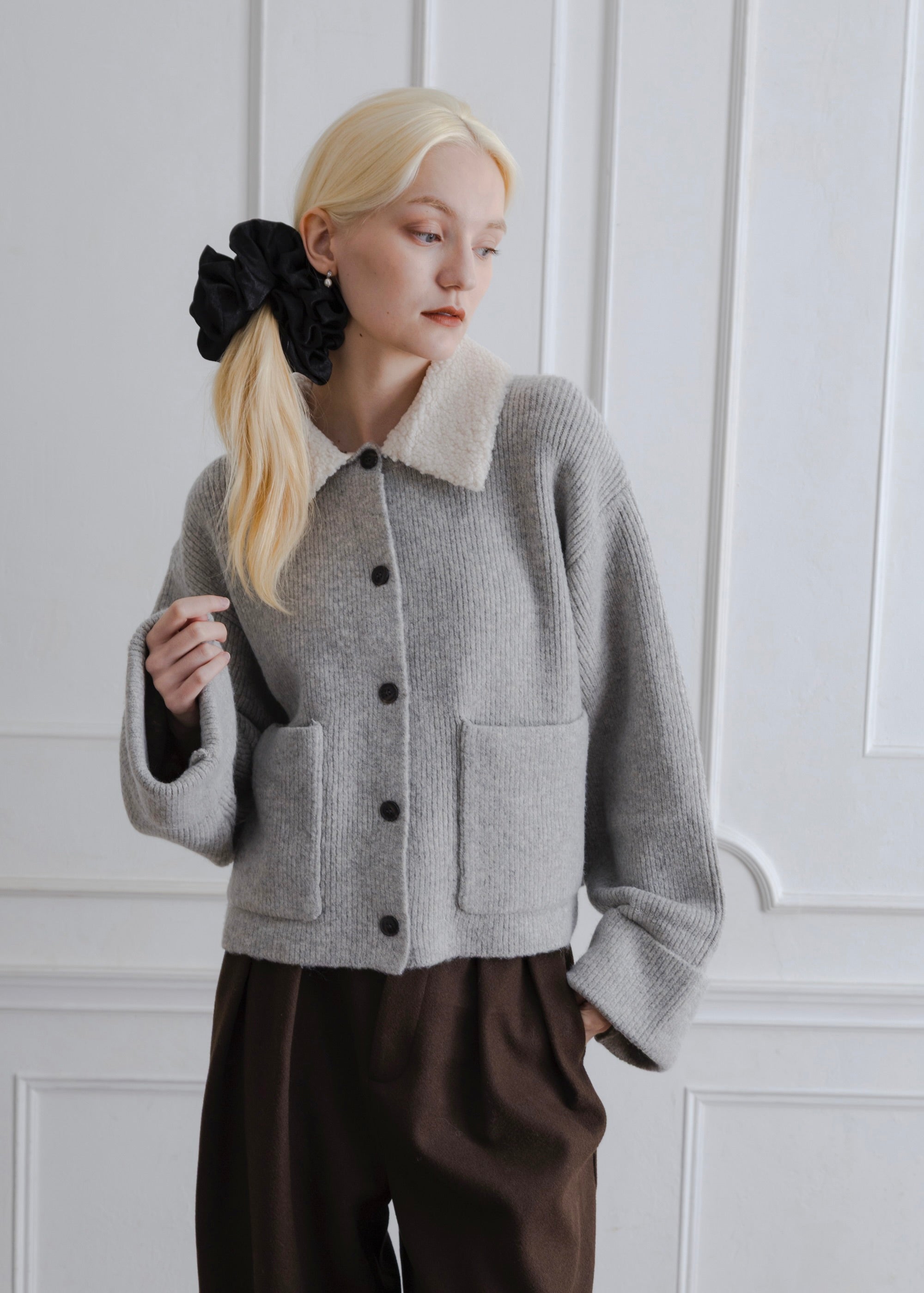 BOA COLLAR CARDIGAN