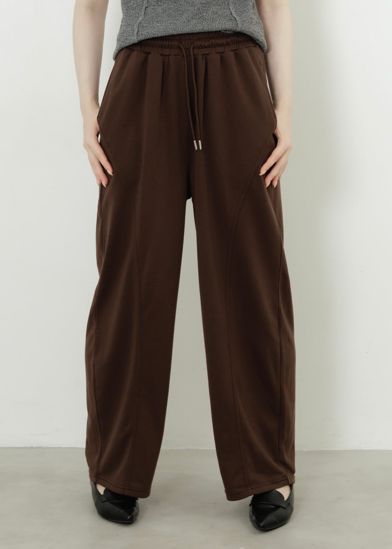 最終お値下げfashiru ファシルline curve sweat pants line curve sweat pants/2color | F A S H I R U