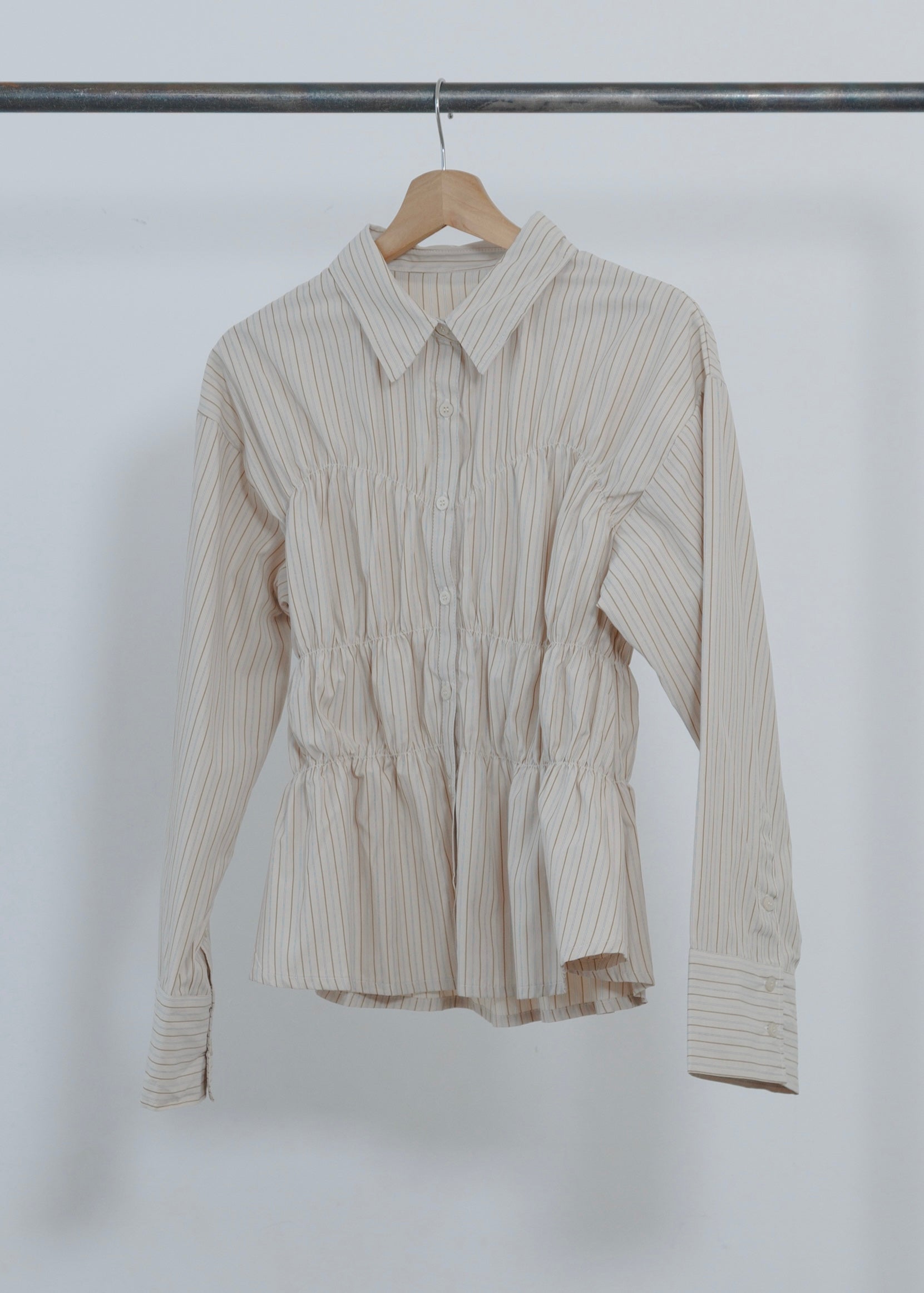 STRIPE SHIRRING SHIRT