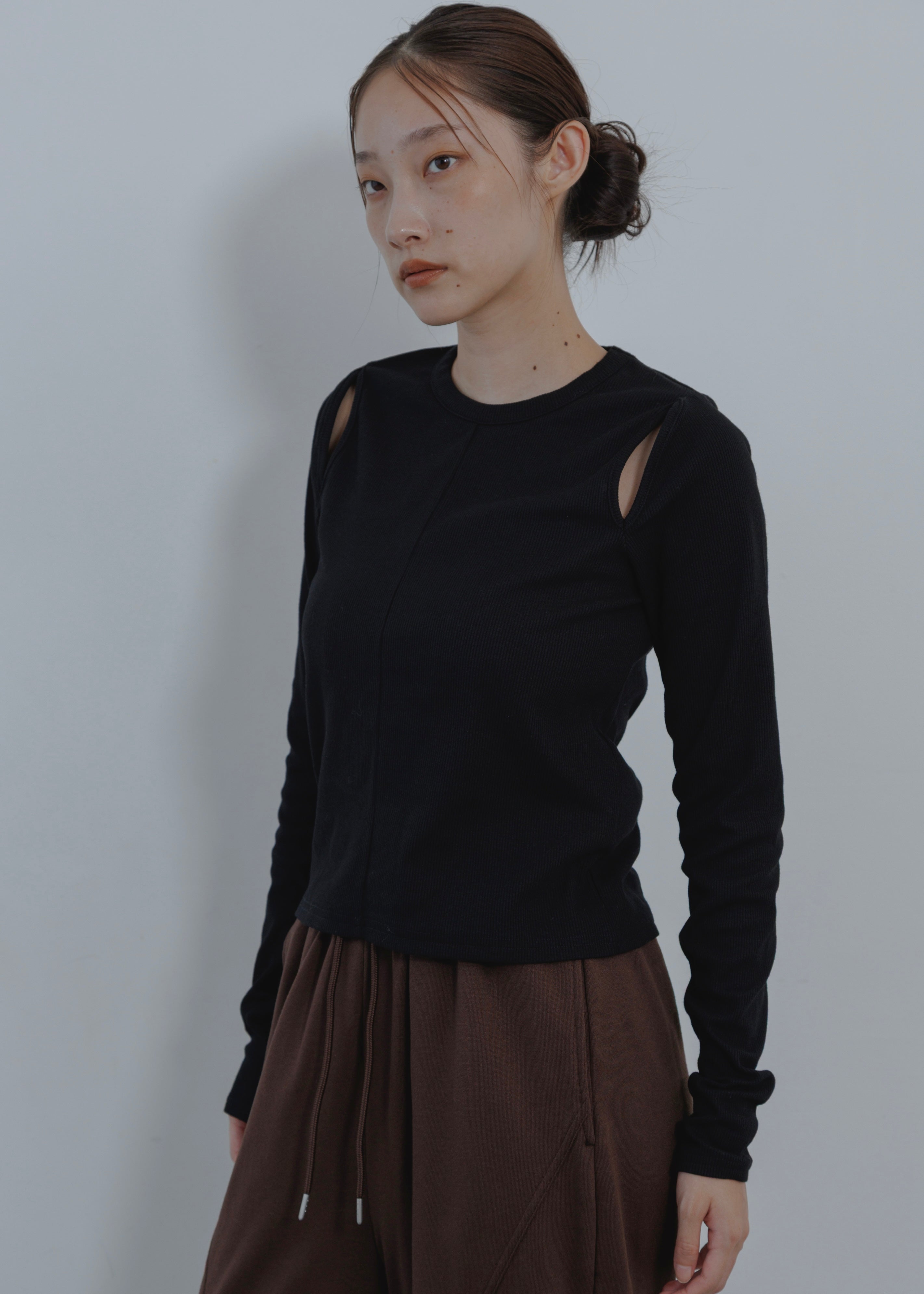 CUT OUT PULLOVER