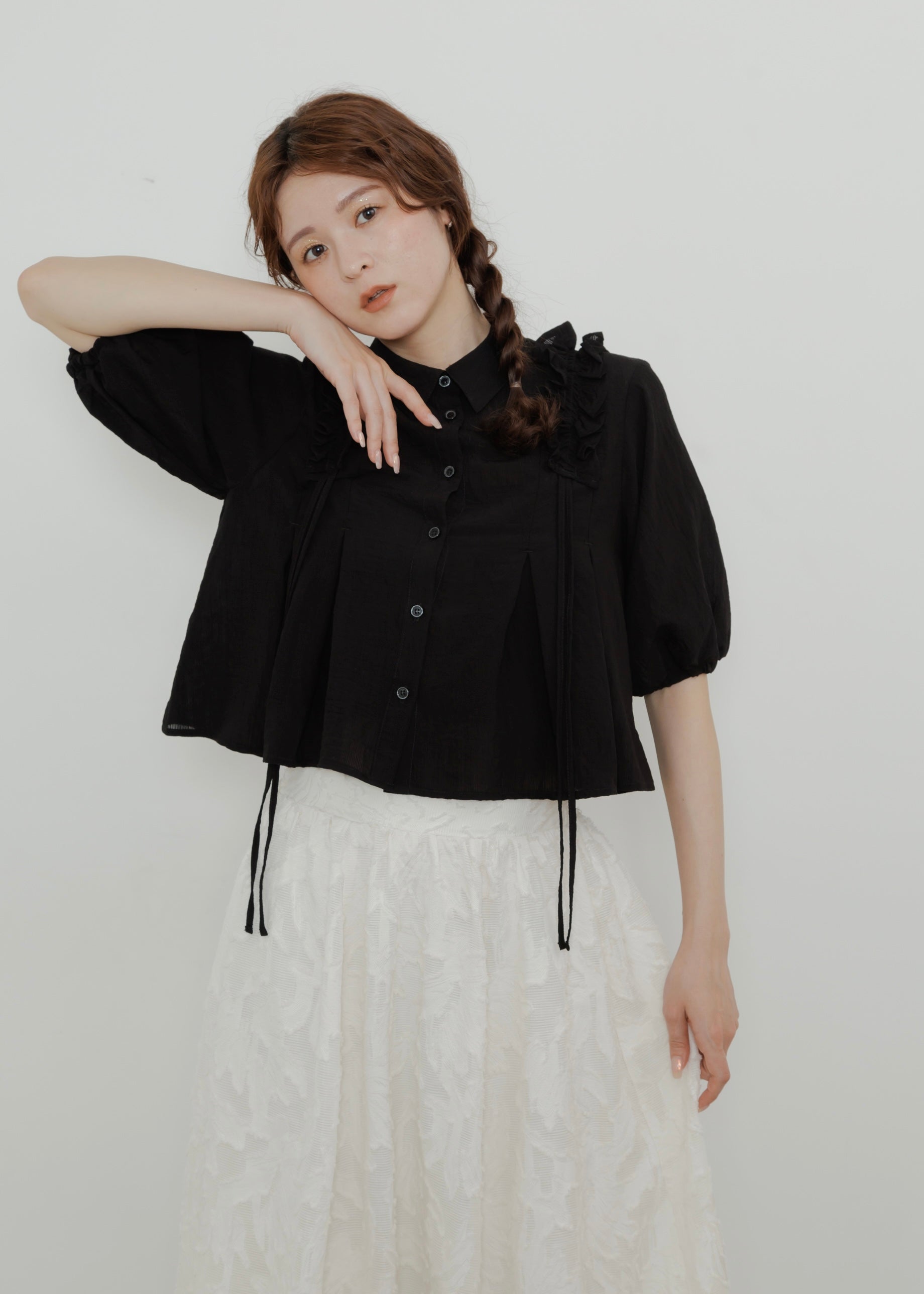 SHOULDER FRILL BLOUSE