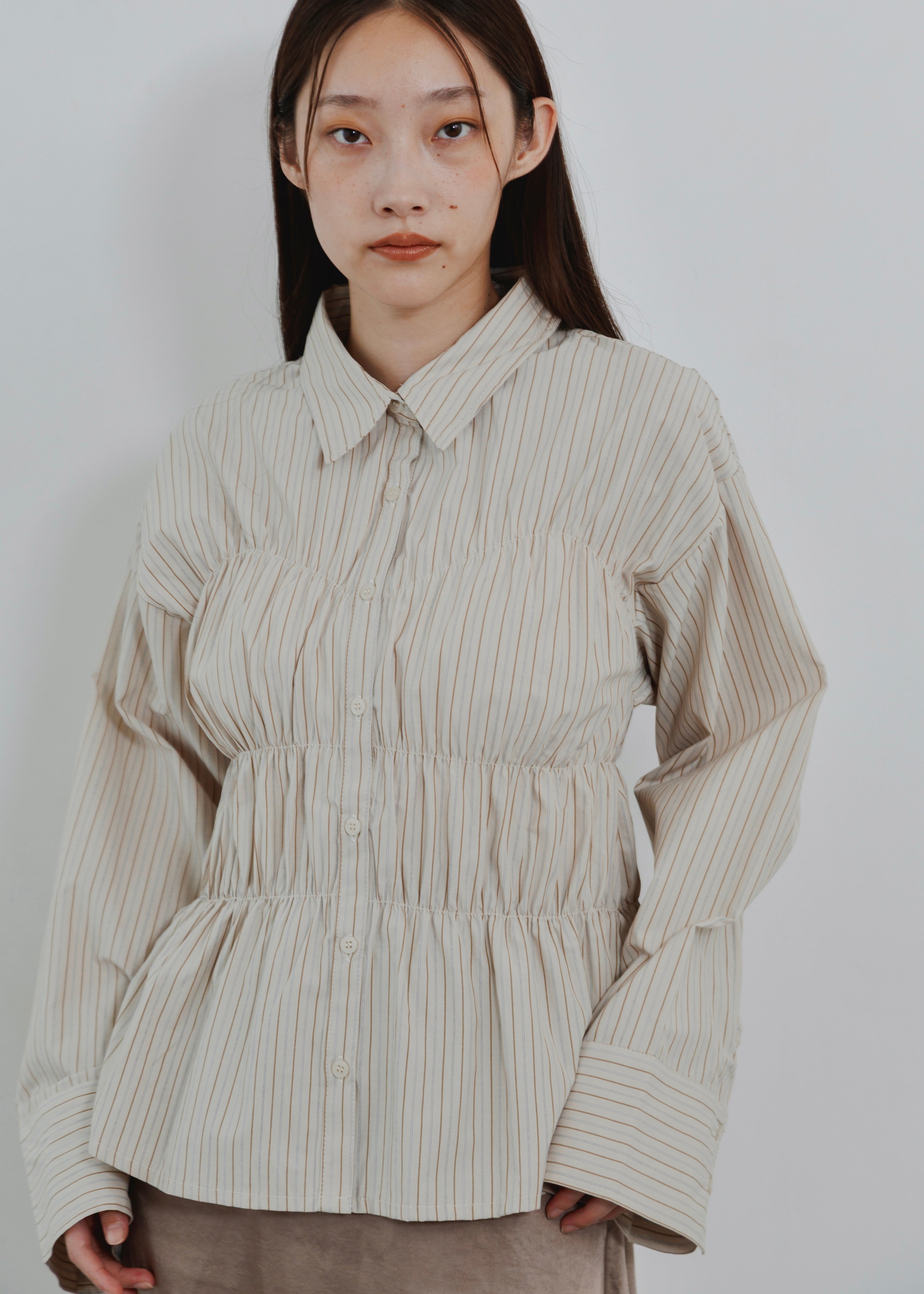 STRIPE SHIRRING SHIRT