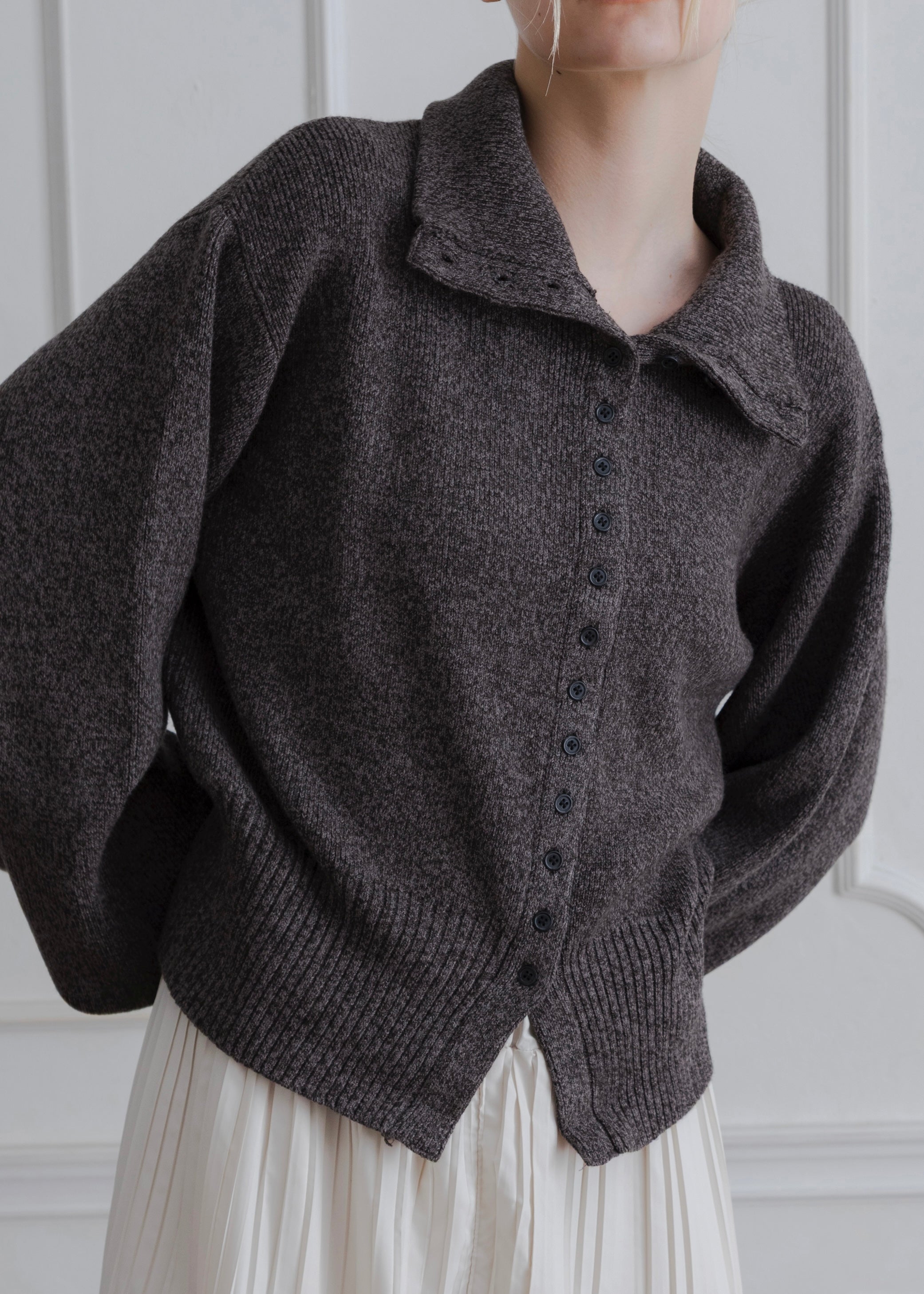 HIGH NECK CARDIGAN