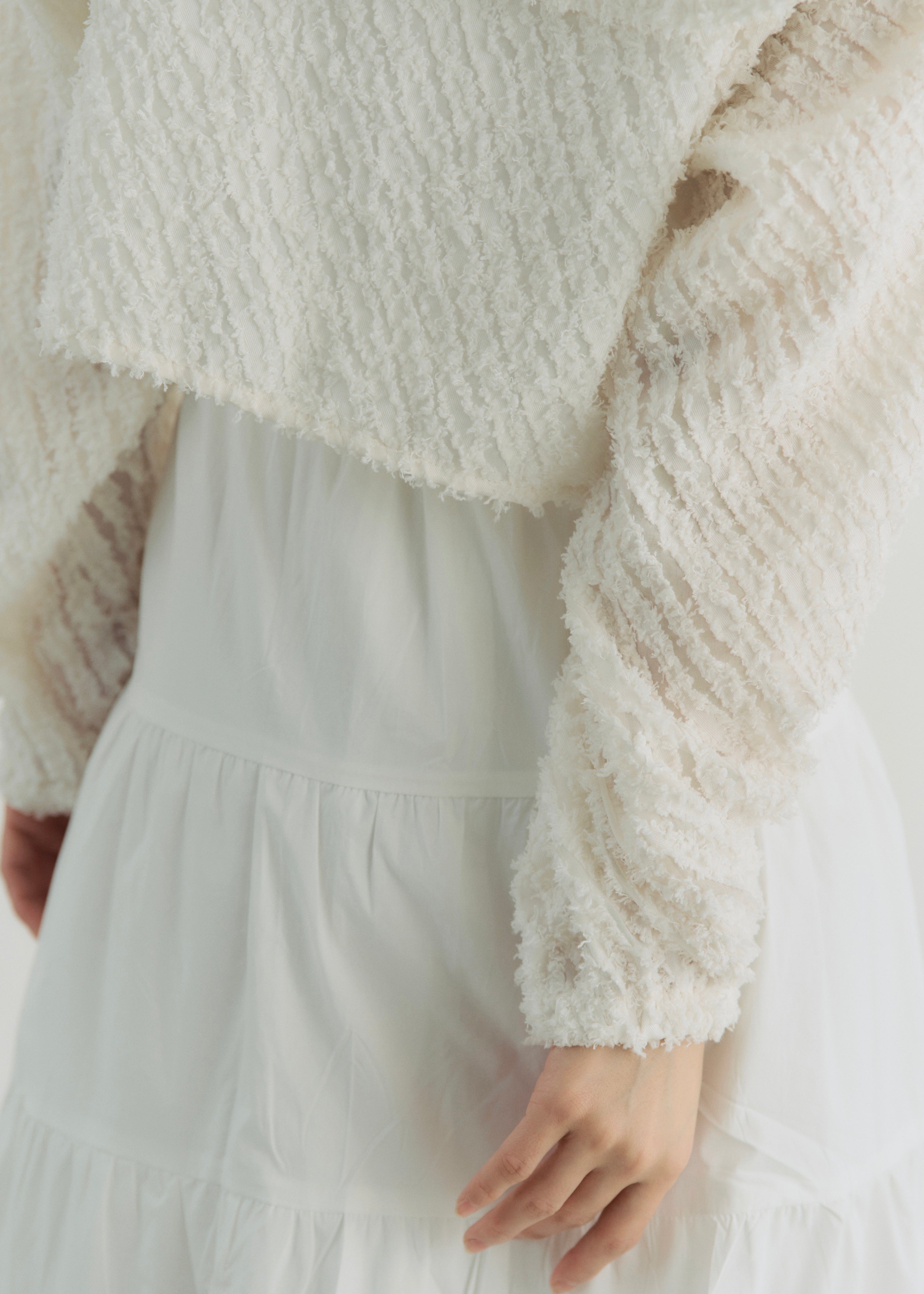 FRINGE CROPPED BLOUSE