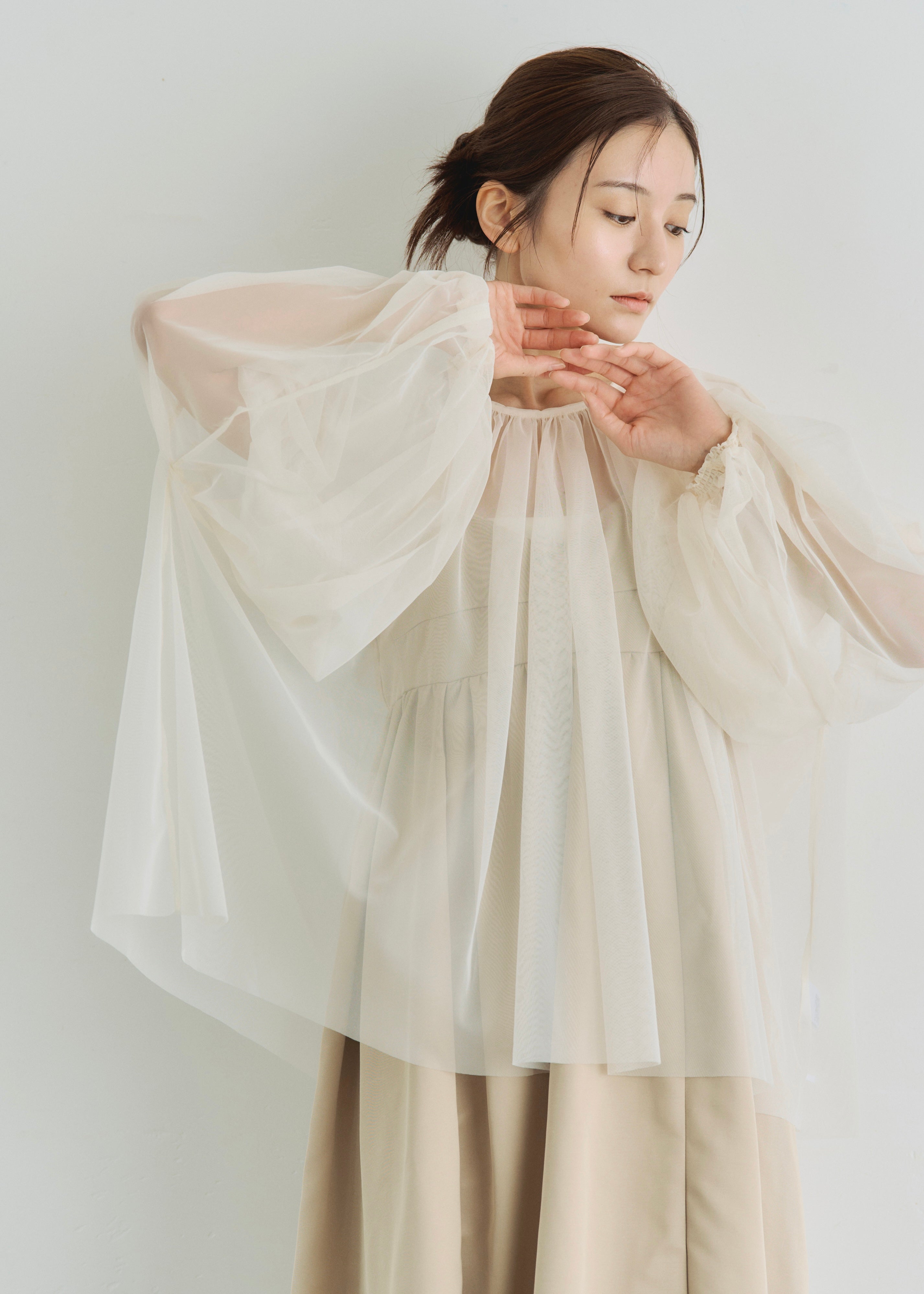 TULLE GATHER BLOUSE