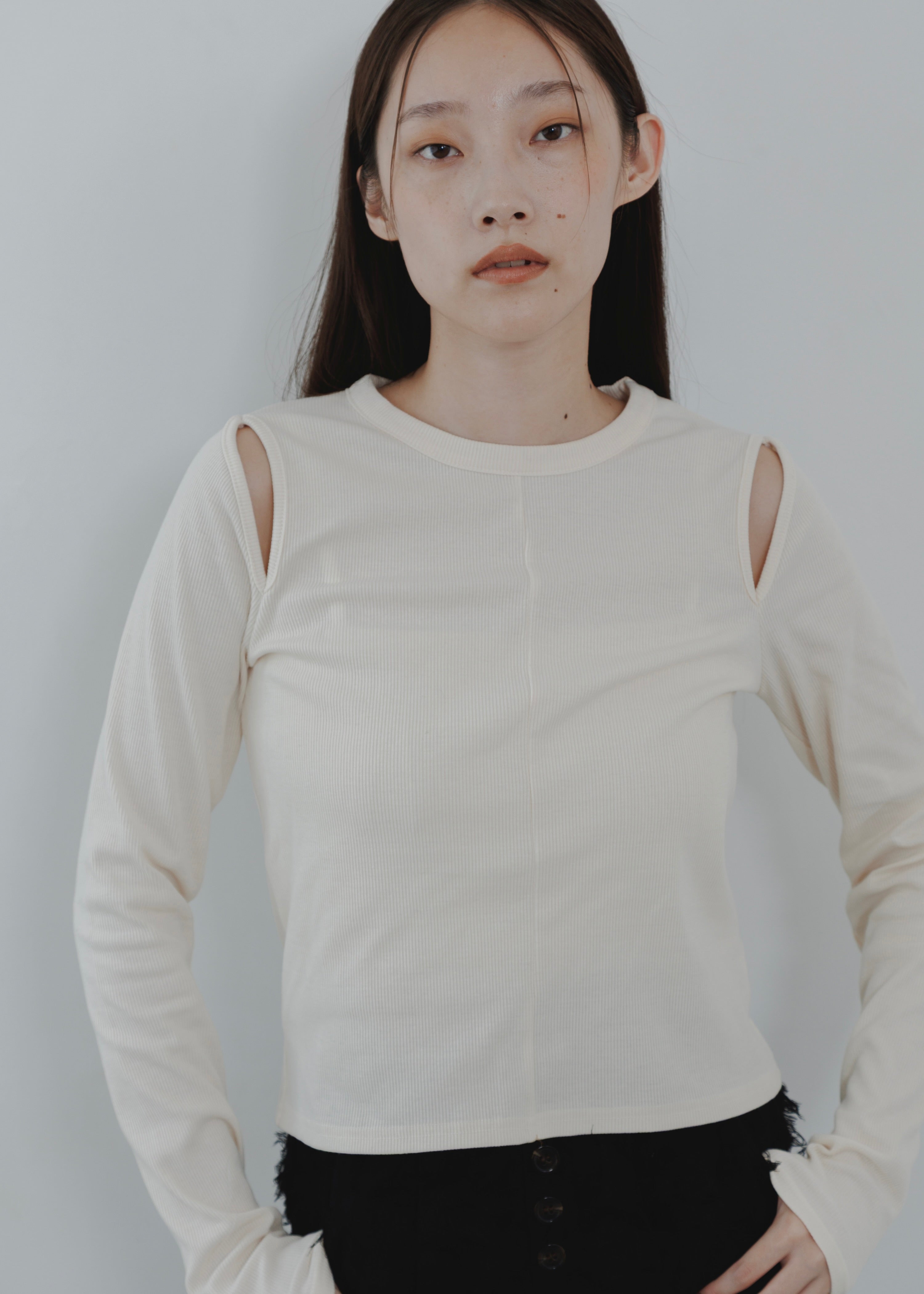 CUT OUT PULLOVER