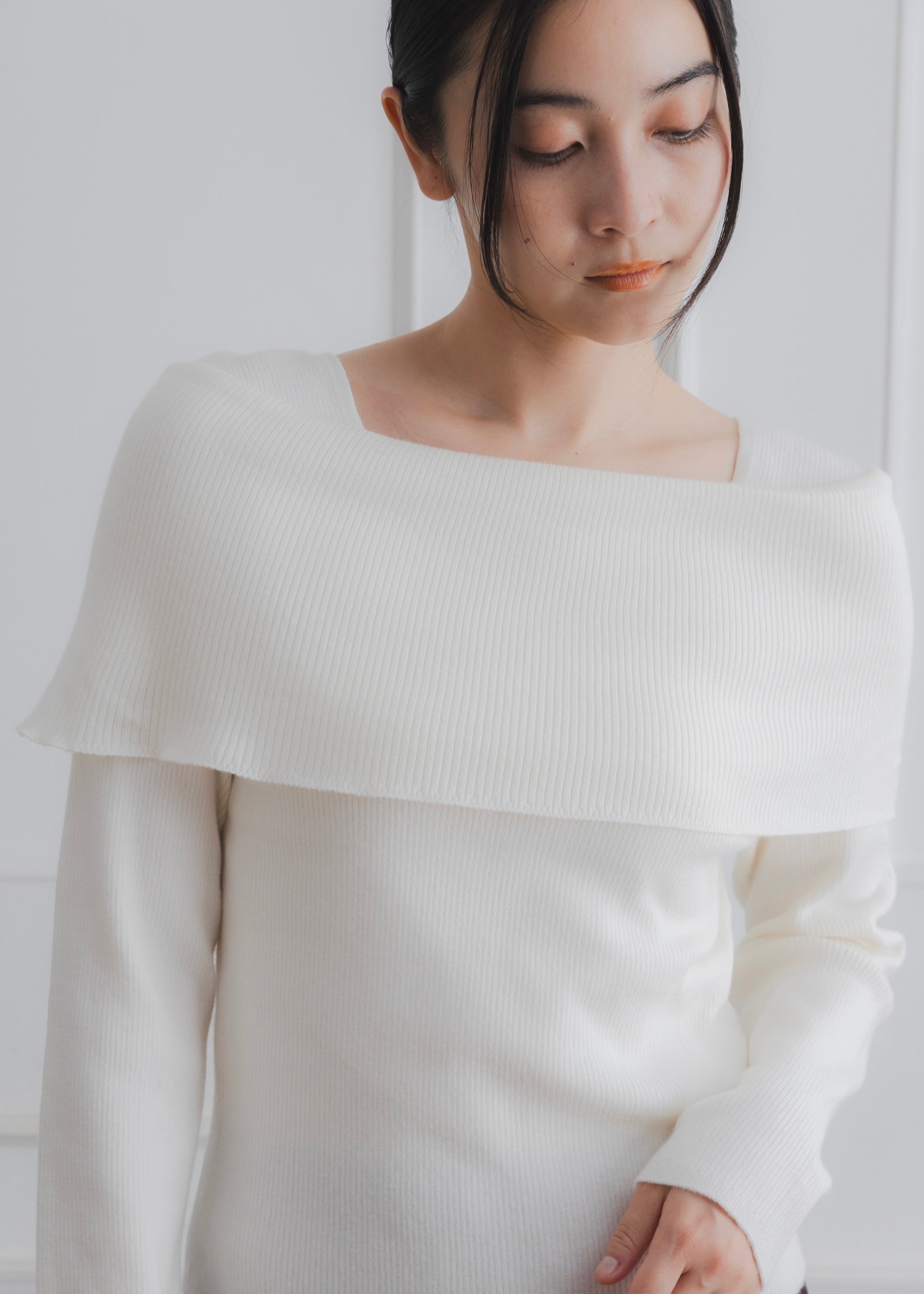 OFF SHOULDER KNIT TOP