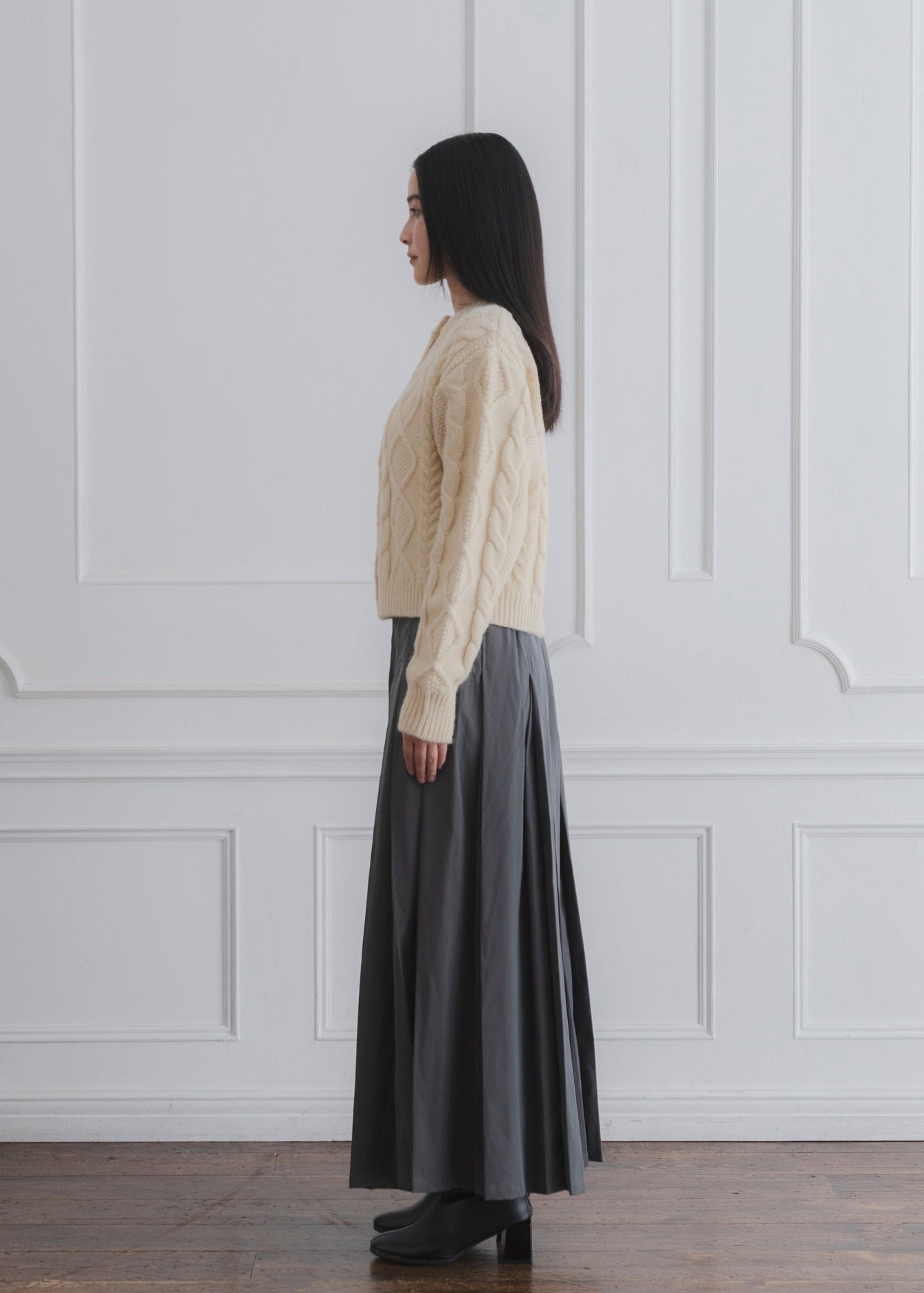 TUCK PLEATS SKIRT
