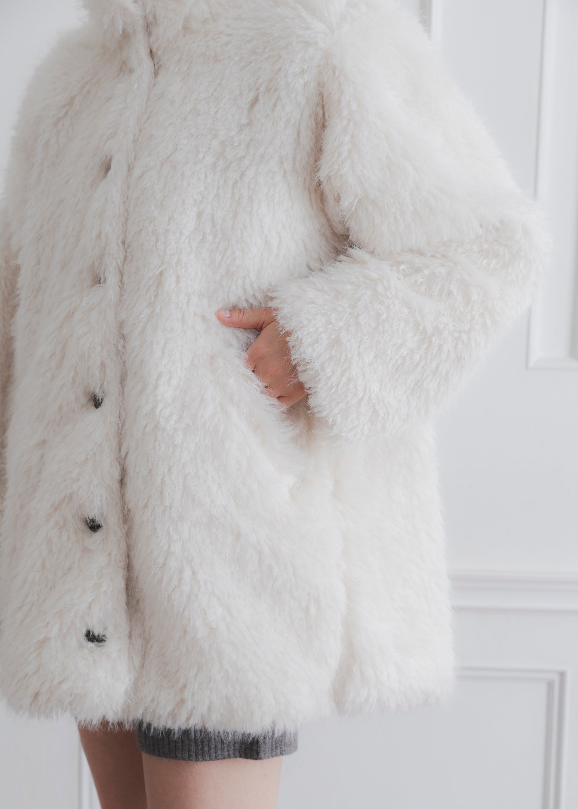 SHAGGY FUR COAT
