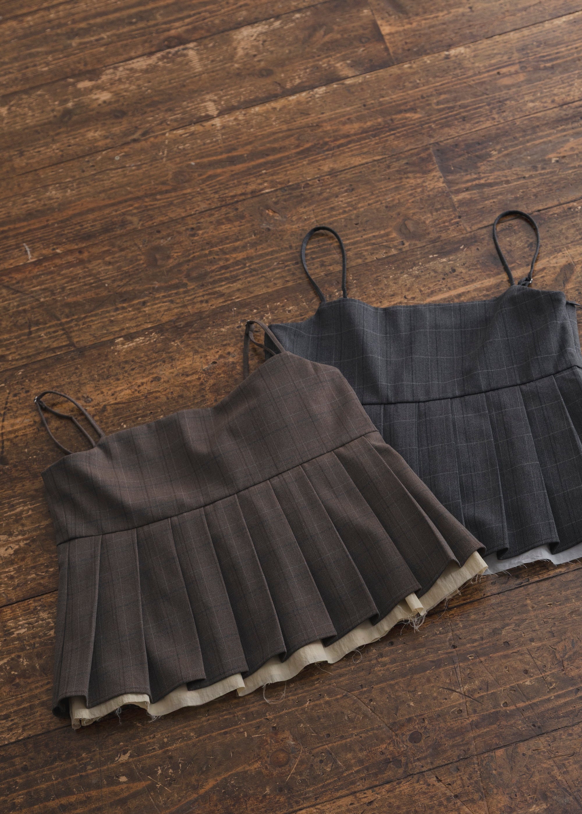 CHECK PLEATS CAMISOLE